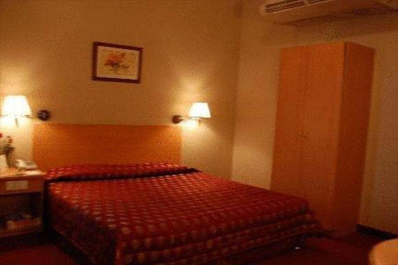 Great Eastern Hotel Quezon City Buitenkant foto
