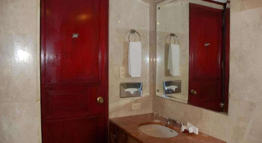 Great Eastern Hotel Quezon City Buitenkant foto