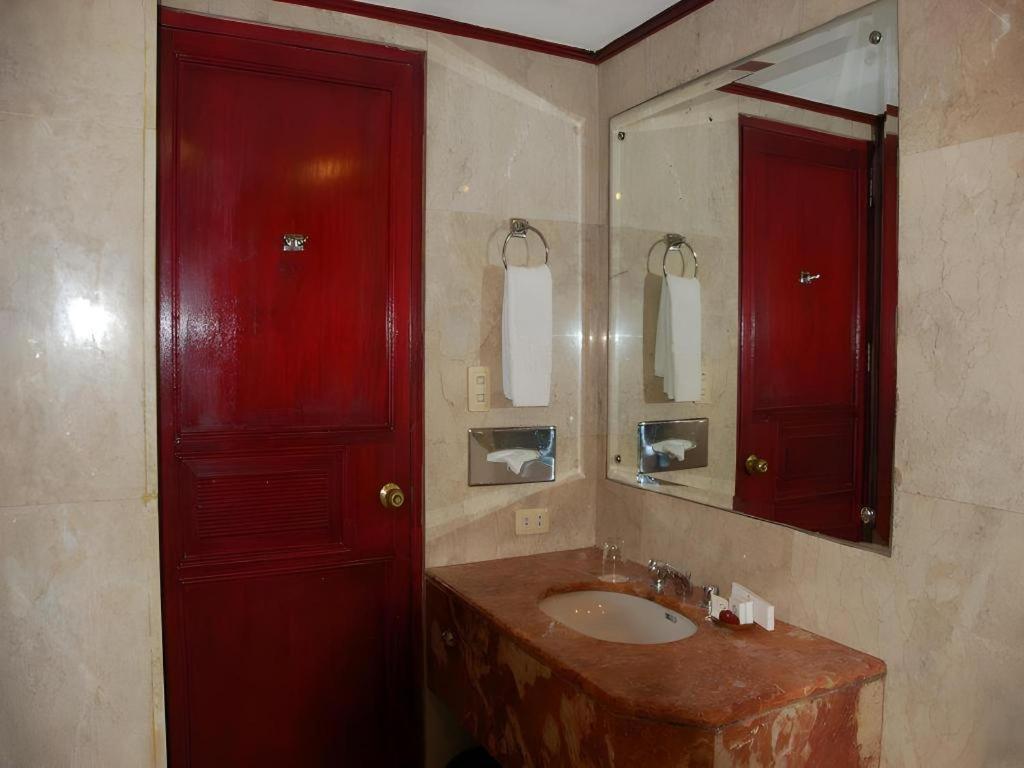 Great Eastern Hotel Quezon City Buitenkant foto