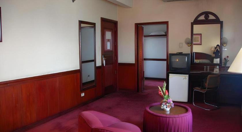 Great Eastern Hotel Quezon City Buitenkant foto