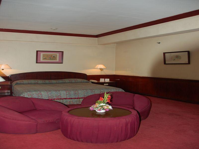Great Eastern Hotel Quezon City Buitenkant foto