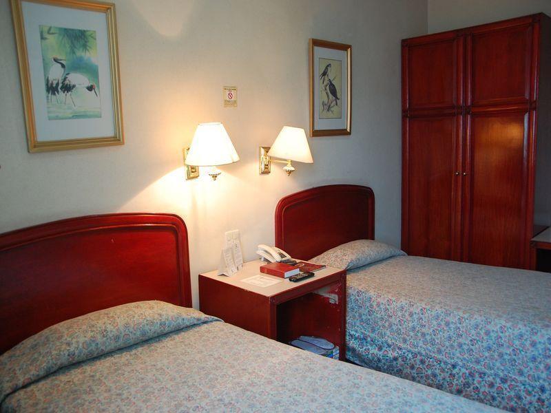 Great Eastern Hotel Quezon City Buitenkant foto