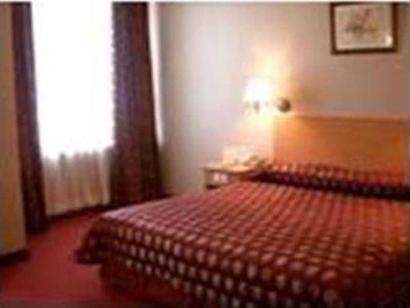 Great Eastern Hotel Quezon City Buitenkant foto